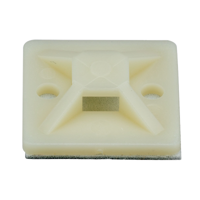 Montaje-Sujetador Adhesivo STRONGHOLD de 4 Vías de 3/4" x 3/4" x 1/4", Color Natural,  Nylon 6.6 Retardante de Llamas V-2, Paquete de 100pz